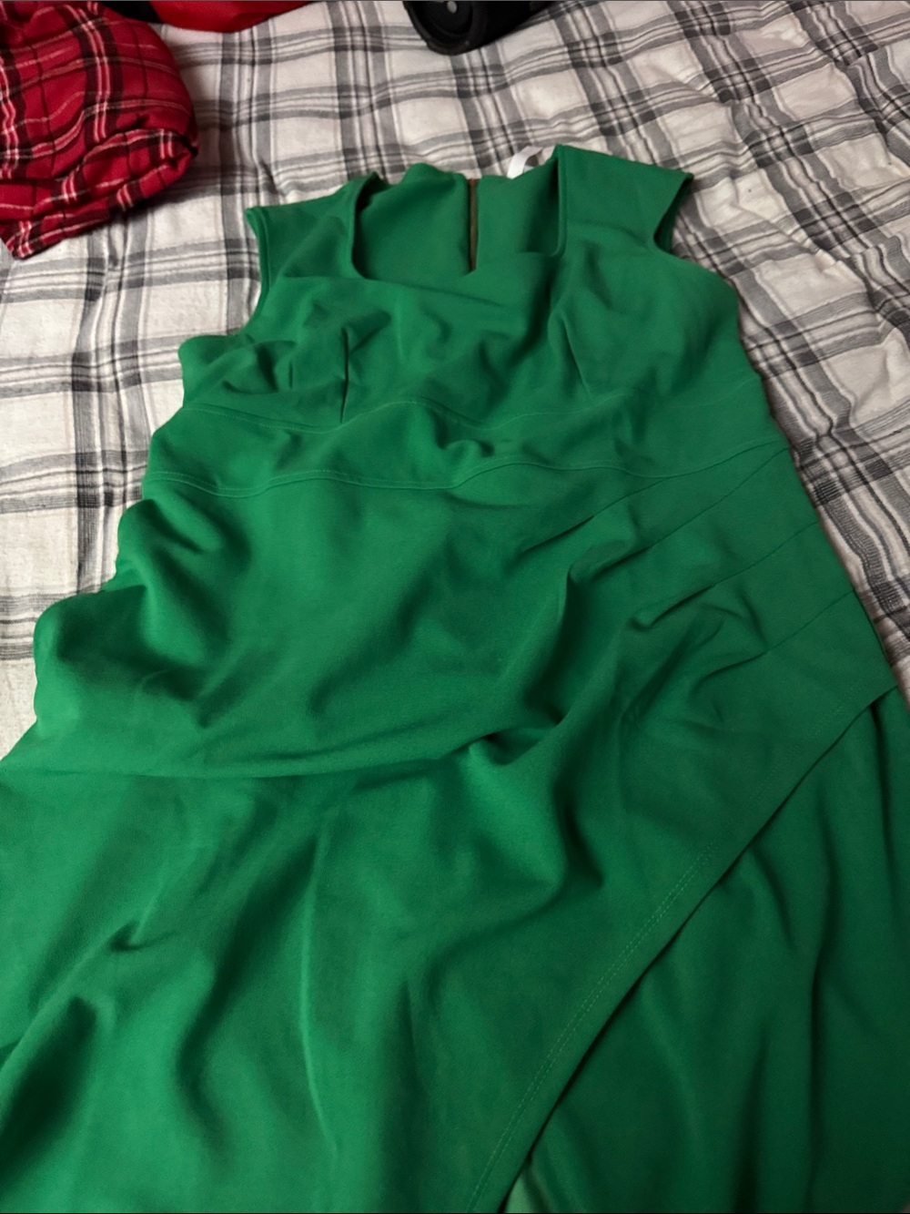 Elegant One-Shoulder Green Dress with Asymmetric Draping